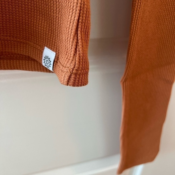 DAYDREAMER Cognac Mock Neck Thermal - Picture 5 of 13